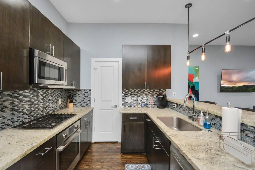 Skyline Views - Sleeps 10 Home Near Downtown Houston Exterior foto