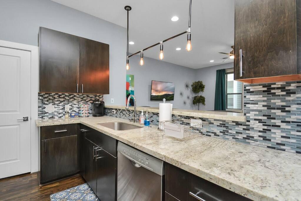 Skyline Views - Sleeps 10 Home Near Downtown Houston Exterior foto