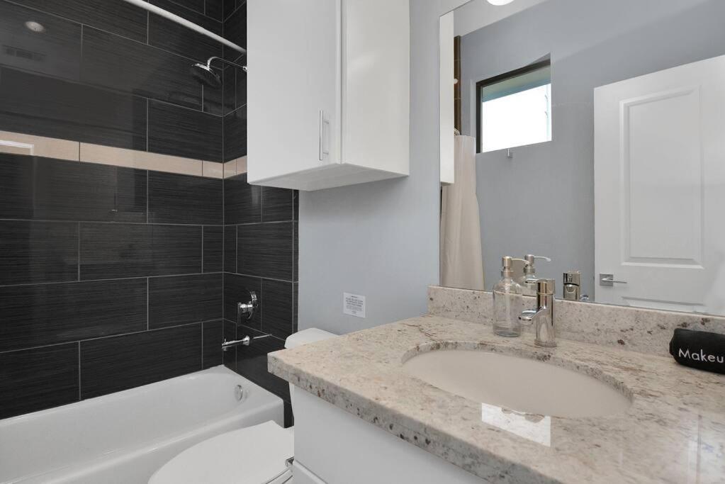Skyline Views - Sleeps 10 Home Near Downtown Houston Exterior foto