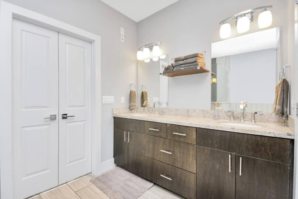Skyline Views - Sleeps 10 Home Near Downtown Houston Exterior foto